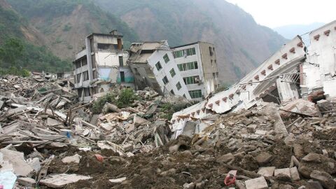 موضوع حول كارثة الزلازل الطبيعية
