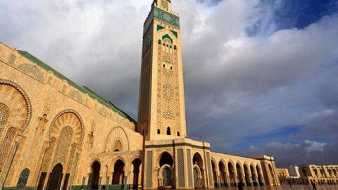 تعبير عن أهمية بناء المساجد وعمارتها في الإسلام