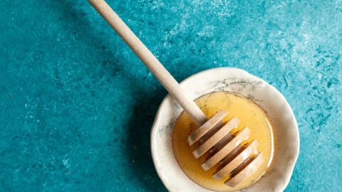 فوائد وضع العسل على الشعر