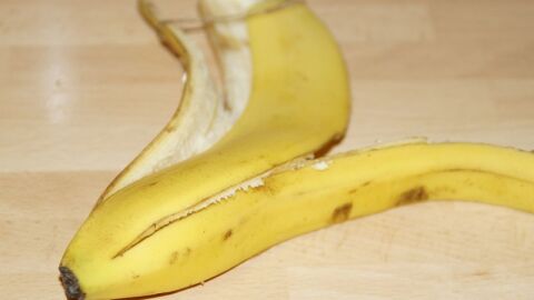 فوائد قشرة الموز للوجه