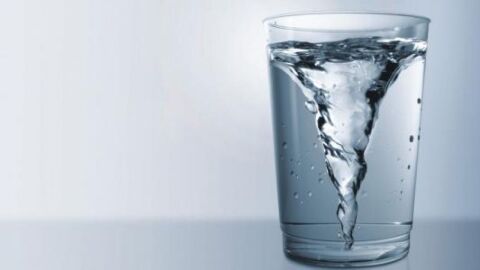فوائد الماء البارد للشرب