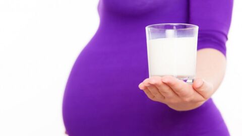 فوائد شرب الحليب للحامل قبل النوم