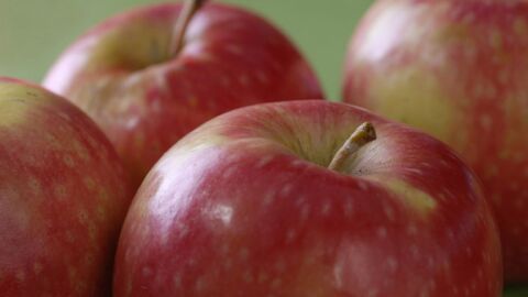 فوائد أكل التفاح للبشرة