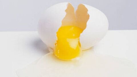 فوائد صفار البيض للوجه الجاف