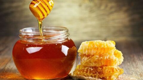 فوائد قطرة العسل للعين