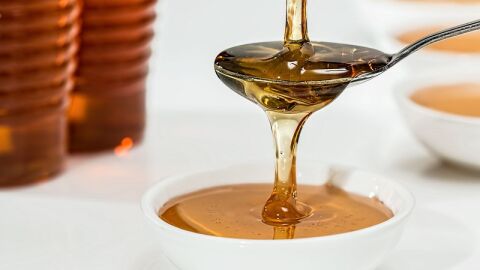 فوائد العسل للشعر الجاف والمتقصف