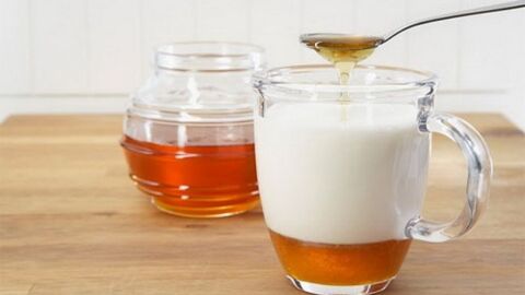 فوائد العسل مع الحليب على الريق