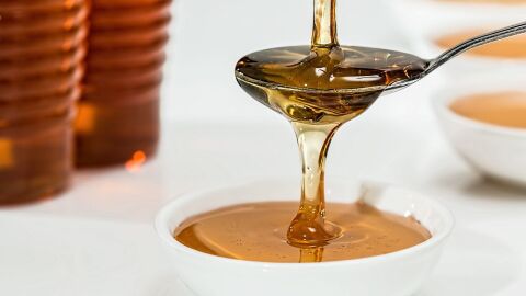 فوائد حبوب الطلع مع العسل