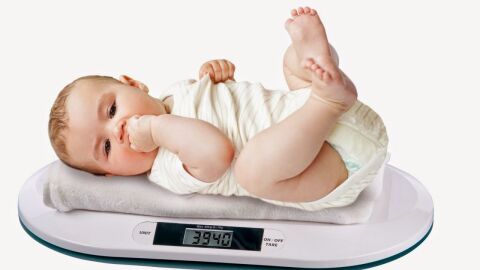 أسباب نقص وزن الطفل الرضيع