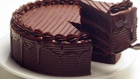 مكونات الكيكة بالشوكولاتة