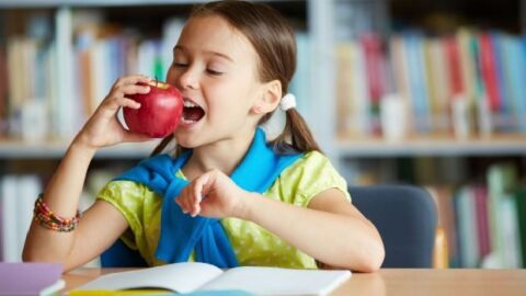 أطعمة تزيد من ذكاء الأطفال