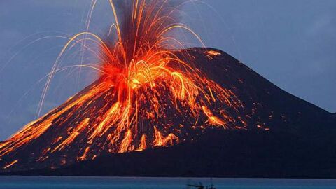 كيف يتكون البركان