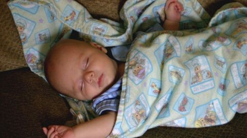 كيف أشجع ابني على النوم