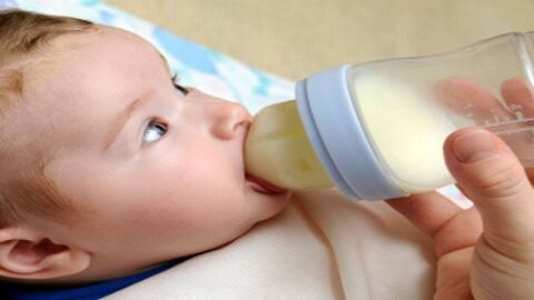 كيف أفطم طفلي عن الرضاعة الصناعية