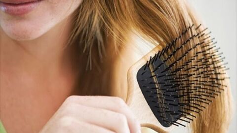 كيف يتم علاج تساقط الشعر