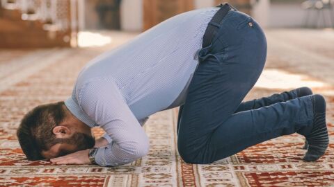 كيف يكون سجود السهو في الصلاة