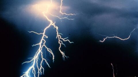 كيف يتكون البرق والرعد