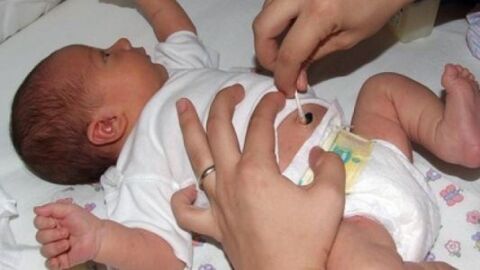 كم عدد الرضعات للطفل حديث الولادة