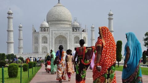 كم عدد الديانات في الهند