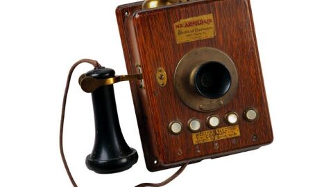كيف كان الهاتف قديماً
