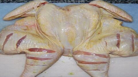 طريقة تقطيع الدجاج للشوي