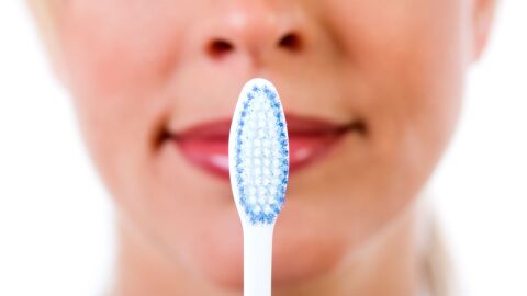 كيفية التخلص من رائحة الأسنان الكريهة