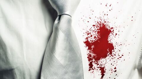 كيفية التخلص من بقع الدم في الملابس