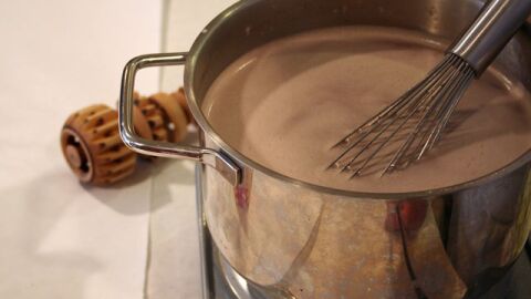كيفية عمل مشروب الشوكولاتة الساخن