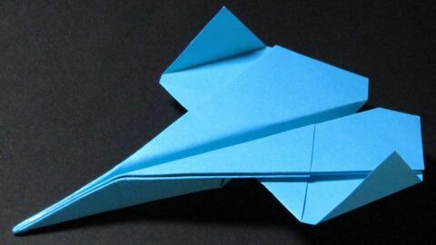 كيف تصنع طائرة ورقية تطير