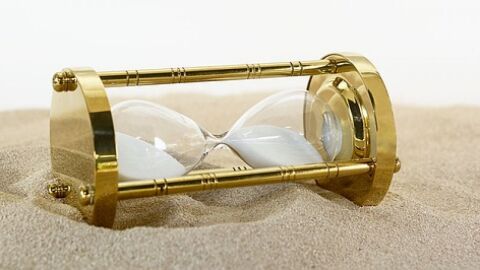 كيفية صنع ساعة رملية