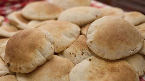 كيفية عمل الخبز العربي