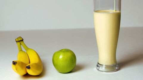 طريقة عمل عصير الموز والتفاح