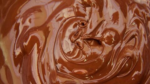 طرق عمل صوص الشوكولاتة