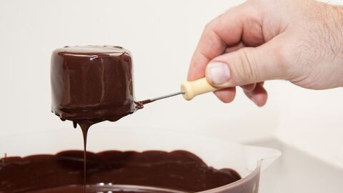 طريقة عمل صوص شوكولاته للكيك
