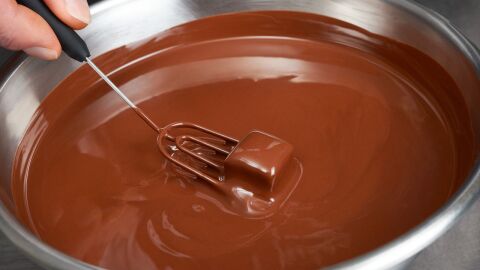 طريقة عمل صوص الشوكولاتة المثلج - فيديو