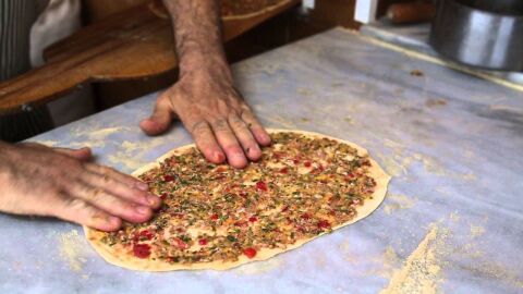 طريقة عمل اللحم بعجين السوري