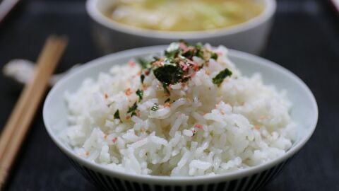كيفية عمل الأرز الأبيض العادي
