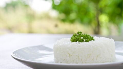 طريقة عمل الأرز الأبيض مع الشعيرية