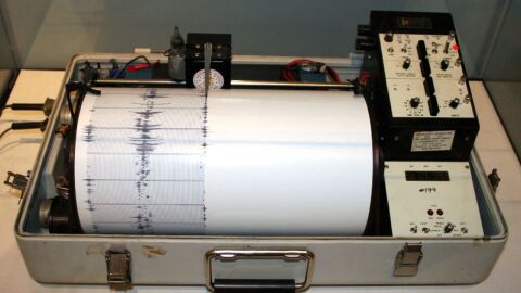 طريقة قياس قوة الزلزال