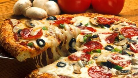 طريقة تحضير البيتزا العادية