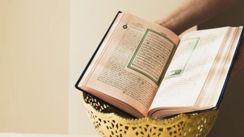 كيفية قراءة القرآن للحائض