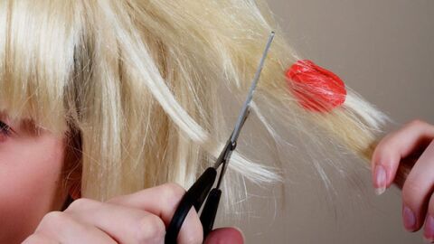 كيف أزيل العلك من الشعر