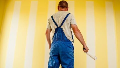 كيفية إزالة صبغ الجدران من الملابس