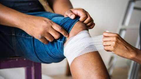كيفية علاج تمزق أربطة الركبة