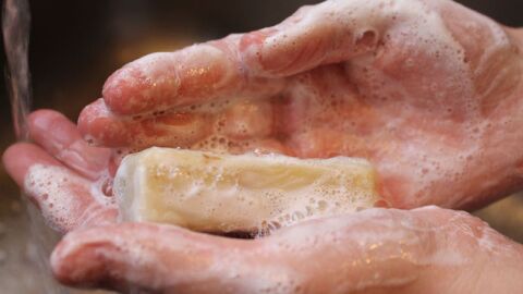 كيفية استخدام صابونة الكبريت