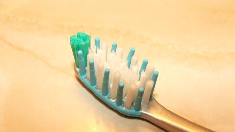 تفسير حلم تنظيف الاسنان