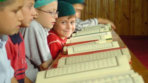 تعلم حفظ القرآن الكريم للأطفال