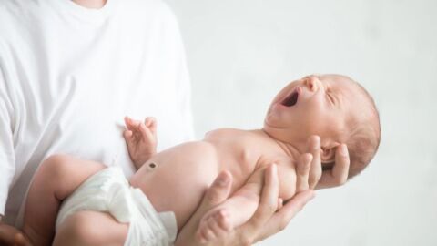 طرق التخلص من المغص عند الرضع