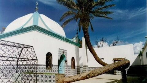 معوقات السياحة في الجزائر