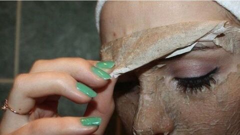 إزالة الجلد الميت من الوجه